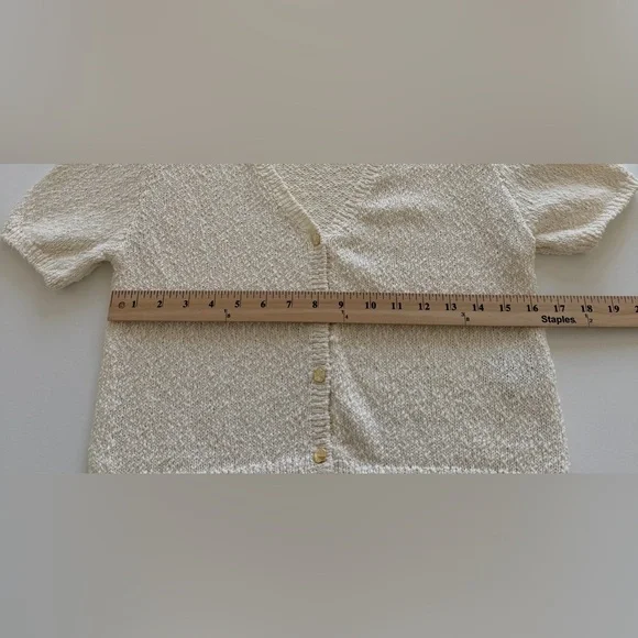 H&M Cream Knit Short Sleeve Cardigan Gold Button Textured Sweater Size Small - Picture 8 of 9